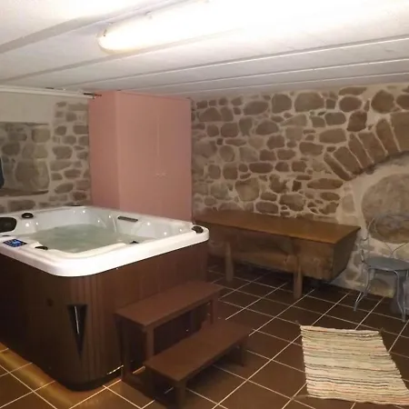 Holiday home Parlan, 2 Pieces, 2 Personnes - Fr-1-742-303 Parlan
